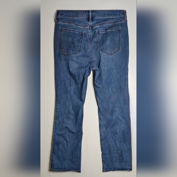 Women's Old Navy Mid-rise kicker Boot-cut  Jeans - Picture 3 of 3